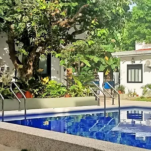 Resort Alona Whitehouses